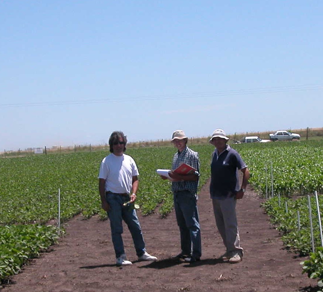 Alejandro Perticari (izq.) y Luis Ventimiglia (centro)